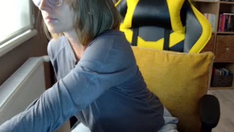 Snapshot of erotic_vibe chatting on February 2, 2:56 pm Melissa online show from February 2, 2:56 pm