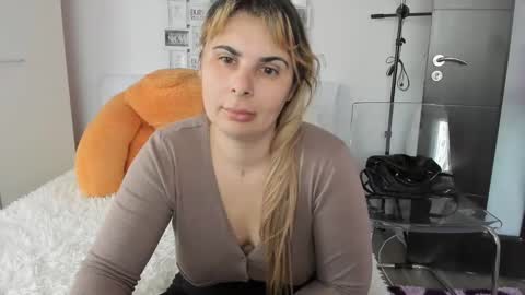 eroticsensualkitty4u online show from February 4, 10:43 am