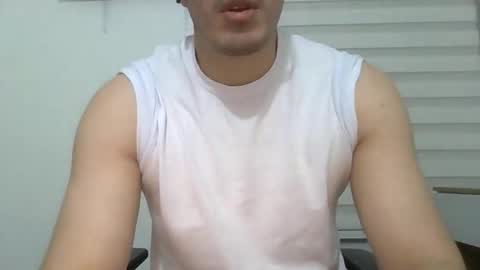 Snapshot of erra311 chatting on April 5, 1:36 am erra311 online show from April 5, 1:36 am