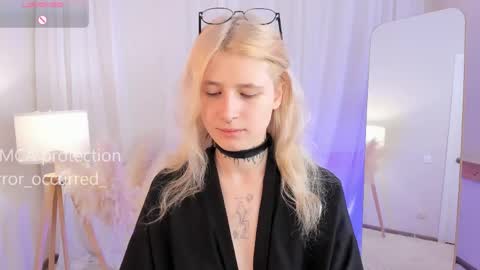 Snapshot of error_occurred_ chatting on April 1, 12:06 pm Error online show from April 1, 12:06 pm