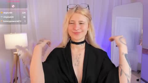 Snapshot of error_occurred_ chatting on April 1, 1:41 pm Error online show from April 1, 1:41 pm