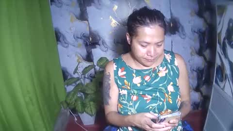 Snapshot of ervanamorge chatting on May 17, 10:28 pm Ervana online show from May 17, 10:28 pm