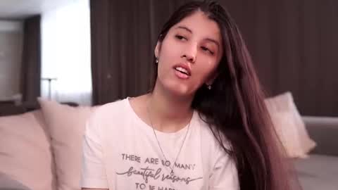 Snapshot of erynharteau chatting on January 12, 9:25 am Hi Im Lori online show from January 12, 9:25 am