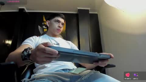 Snapshot of eryonbradley chatting on September 18, 11:12 am Eryon online show from September 18, 11:12 am