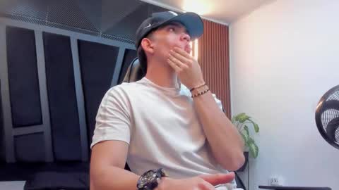 Snapshot of eryonbradley chatting on September 30, 11:26 am Eryon online show from September 30, 11:26 am