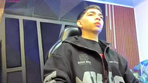 Snapshot of eryonbradley chatting on October 3, 11:18 am Eryon online show from October 3, 11:18 am