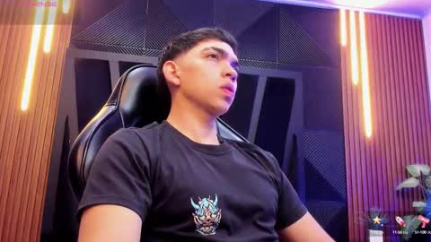 Snapshot of eryonbradley chatting on October 4, 11:19 am Eryon online show from October 4, 11:19 am