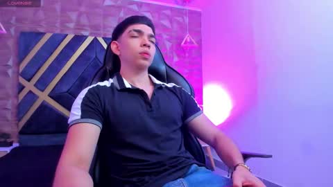 Snapshot of eryonbradley chatting on October 5, 4:38 pm Eryon online show from October 5, 4:38 pm