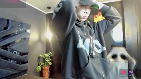 Snapshot of eryonbradley chatting on October 13, 11:10 am Eryon online show from October 13, 11:10 am