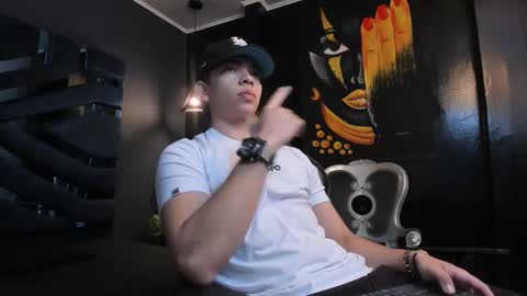 Snapshot of eryonbradley chatting on October 15, 11:21 am Eryon online show from October 15, 11:21 am