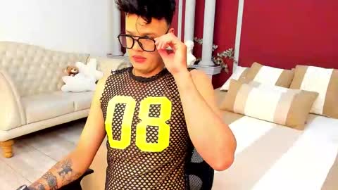 Snapshot of eryxmarlowe_ chatting on October 20, 12:00 am eryxmarlowe_ online show from October 20, 12:00 am
