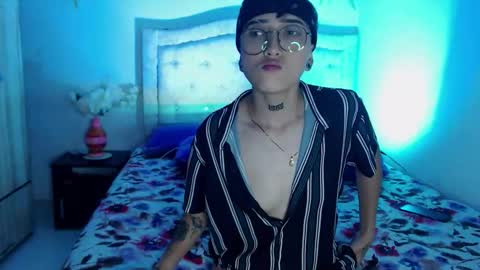 Snapshot of eryxrouse chatting on March 16, 8:13 pm ERYX ROUSE online show from March 16, 8:13 pm