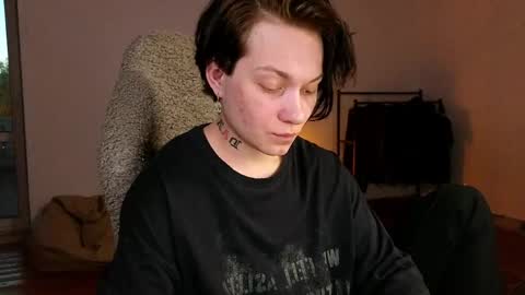 esajukyy online show from May 27, 3:09 pm