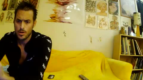 Snapshot of esc_del chatting on September 15, 10:59 am esc del online show from September 15, 10:59 am