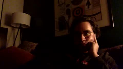 esiiiiis online show from April 4, 12:02 pm