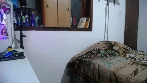Esteban online show from December 16, 5:38 am