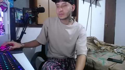 Esteban online show from December 17, 2:55 am