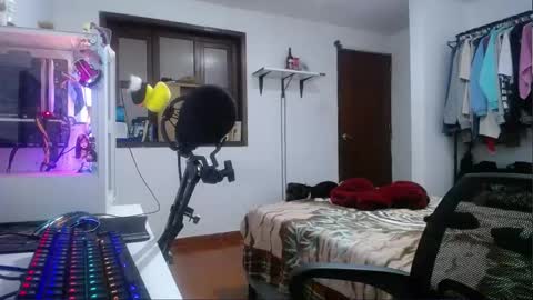 Esteban online show from December 29, 1:49 pm