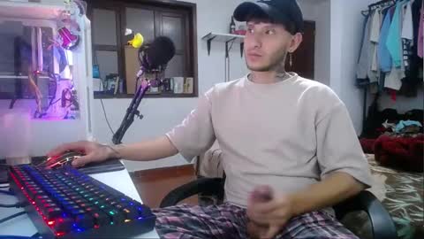 Esteban online show from December 29, 5:01 pm