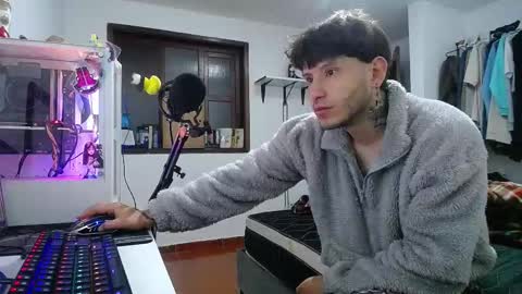 Esteban online show from January 4, 4:12 am