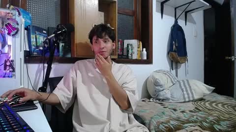 Esteban online show from February 3, 5:18 am