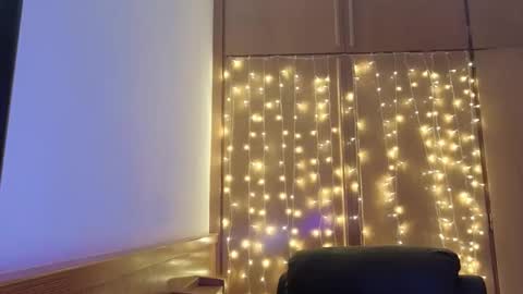 esma347866 online show from April 26, 9:56 pm