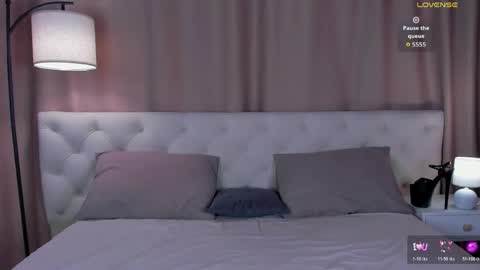 esme_fox online show from May 19, 5:41 pm