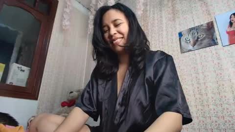 Esmeralda  online show from January 8, 3:03 pm