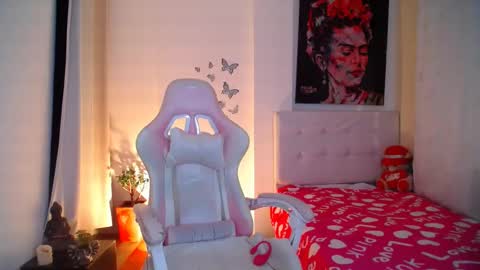 Snapshot of esmeralda098 chatting on January 6, 10:26 pm Esmeralda online show from January 6, 10:26 pm