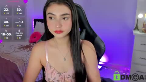Snapshot of esmeralda_le chatting on June 26, 12:53 pm Esmeralda online show from June 26, 12:53 pm
