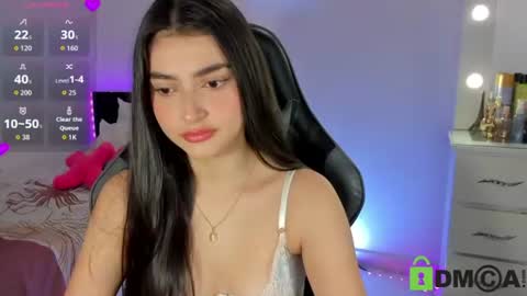 Snapshot of esmeralda_le chatting on July 5, 12:12 pm Esmeralda online show from July 5, 12:12 pm