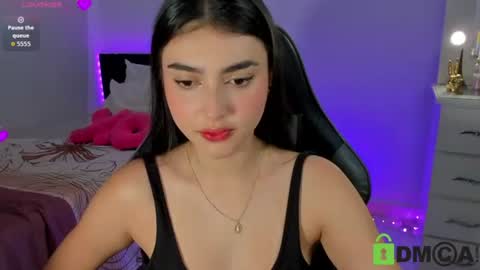 Snapshot of esmeralda_le chatting on July 17, 10:55 am Esmeralda online show from July 17, 10:55 am