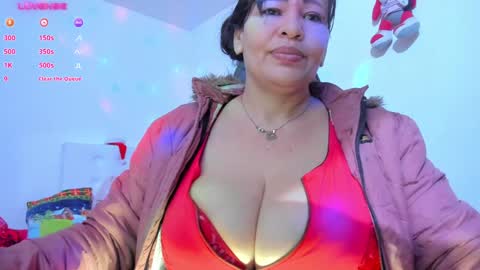 esme online show from December 19, 9:17 pm
