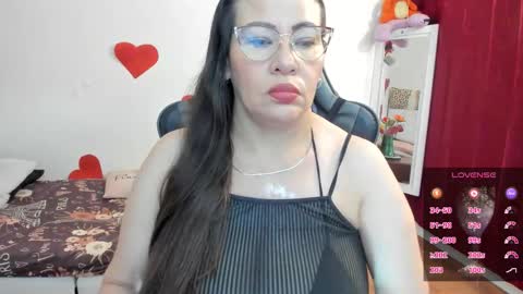 esme online show from March 1, 1:57 pm