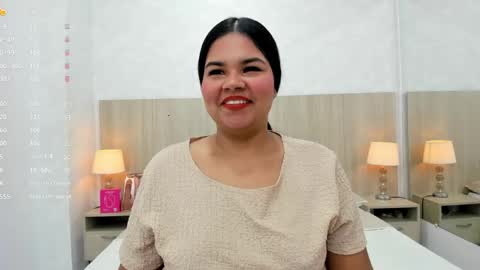 Esmeralda online show from May 11, 7:33 pm