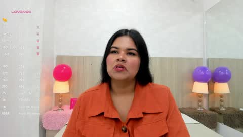 Esmeralda online show from May 17, 7:32 pm