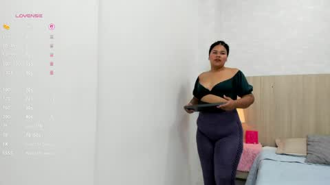 Esmeralda online show from May 20, 7:42 pm