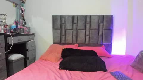 Perla online show from May 11, 11:13 pm