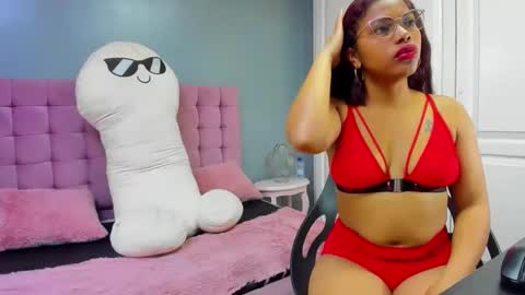 Snapshot of esmeraldabell_ chatting on March 26, 8:47 pm Esmeralda online show from March 26, 8:47 pm