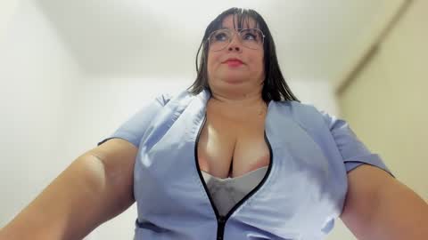 Esmeralda online show from December 2, 10:45 pm