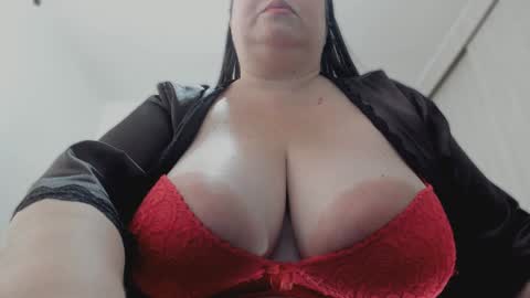 Esmeralda online show from January 30, 9:25 pm