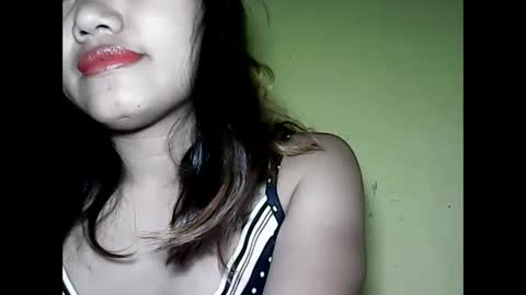 Snapshot of especialgirl_28 chatting on December 5, 7:06 pm especialgirl_28 online show from December 5, 7:06 pm