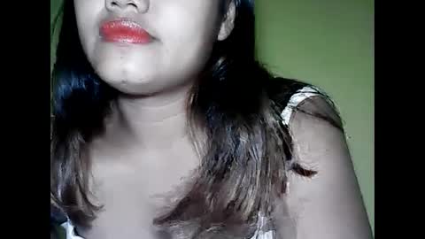 Snapshot of especialgirl_28 chatting on December 6, 5:11 pm especialgirl_28 online show from December 6, 5:11 pm