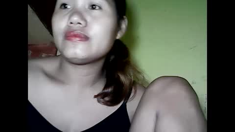 Snapshot of especialgirl_28 chatting on December 10, 3:12 pm especialgirl_28 online show from December 10, 3:12 pm