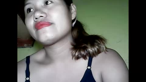 Snapshot of especialgirl_28 chatting on December 13, 4:54 am especialgirl_28 online show from December 13, 4:54 am
