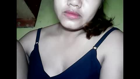 Snapshot of especialgirl_28 chatting on December 13, 5:43 pm especialgirl_28 online show from December 13, 5:43 pm