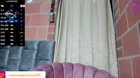 Snapshot of esperancita4570 chatting on December 3, 8:49 am HOPE online show from December 3, 8:49 am