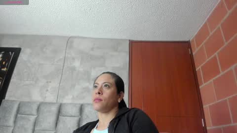 Snapshot of esperancita4570 chatting on January 5, 1:24 am HOPE online show from January 5, 1:24 am