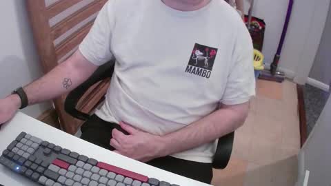 Snapshot of essex_wild chatting on December 1, 10:15 pm Morph online show from December 1, 10:15 pm