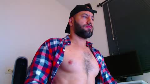 Snapshot of esteban7984068 chatting on January 9, 1:36 pm esteban online show from January 9, 1:36 pm